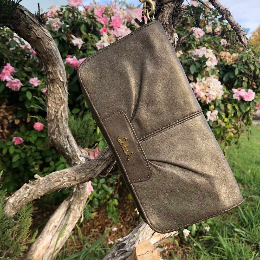 SOLD Coach Wallet/Wristlet